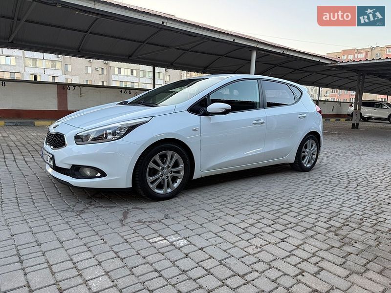 Хэтчбек Kia Ceed 2012 в Одессе