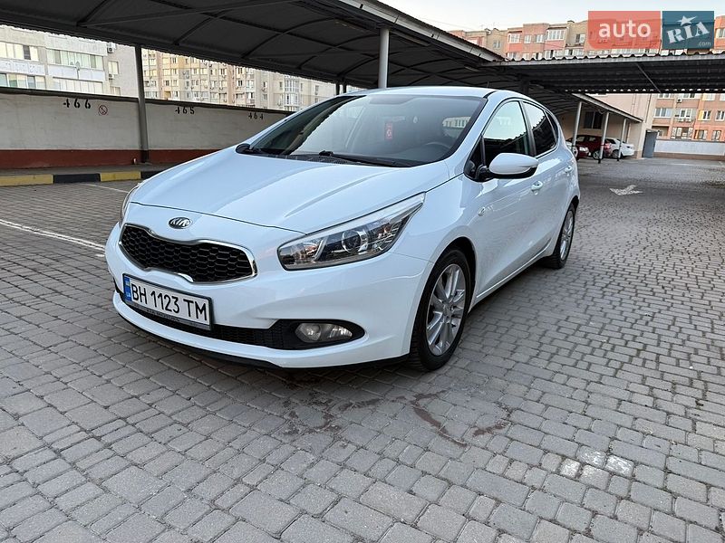 Хэтчбек Kia Ceed 2012 в Одессе