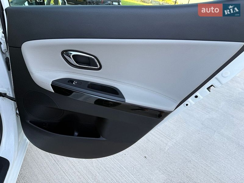 Хэтчбек Kia Ceed 2016 в Луцке