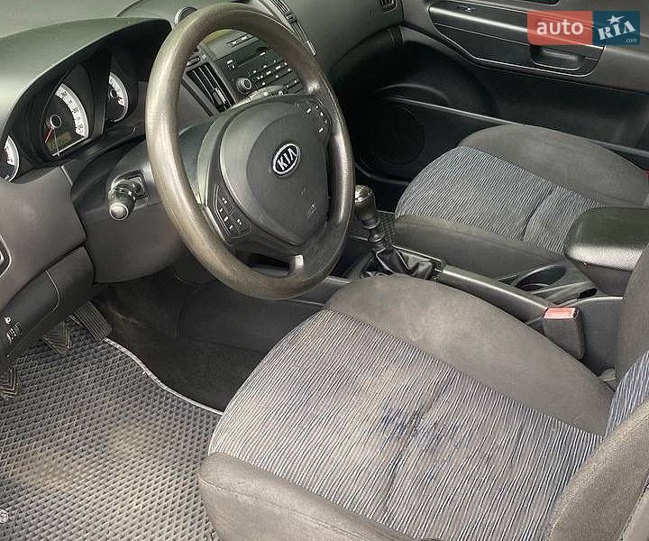 Универсал Kia Ceed 2007 в Витовском районе