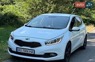 Хетчбек Kia Ceed 2015 в Ужгороді