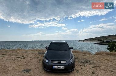 Хэтчбек Kia Ceed 2008 в Киеве