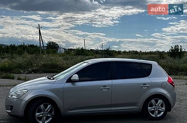 Хэтчбек Kia Ceed 2008 в Корсуне-Шевченковском