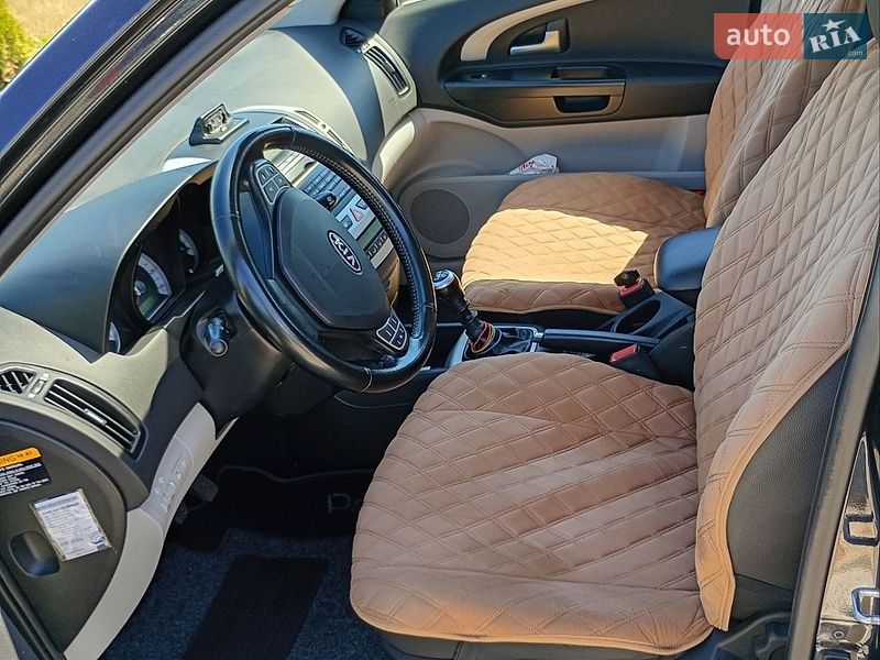 Универсал Kia Ceed 2008 в Сарнах