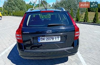 Универсал Kia Ceed 2008 в Сарнах