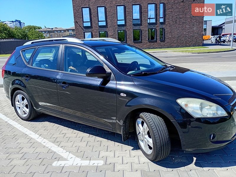 Универсал Kia Ceed 2008 в Сарнах