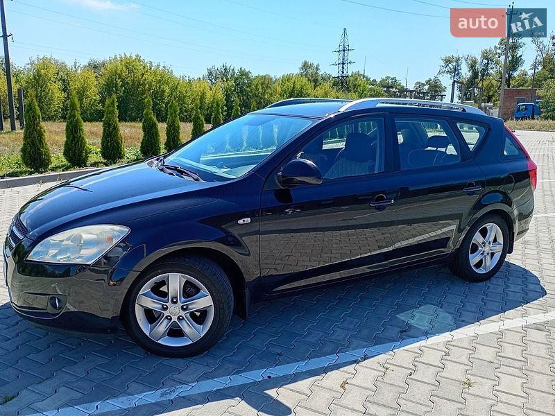 Универсал Kia Ceed 2008 в Сарнах