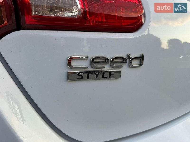 Хетчбек Kia Ceed 2012 в Луцьку