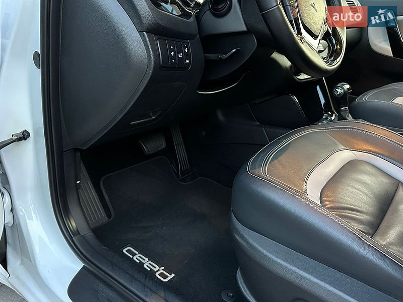 Хетчбек Kia Ceed 2012 в Луцьку