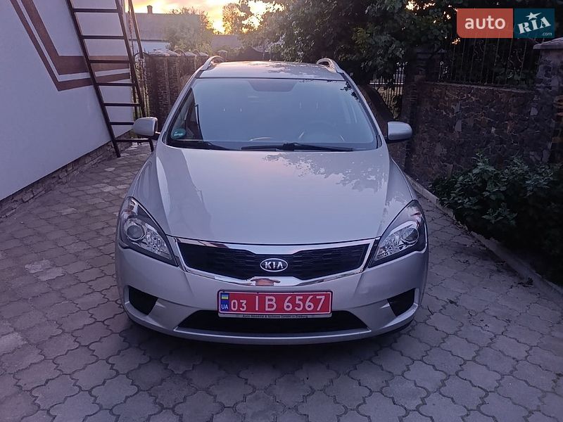 Універсал Kia Ceed 2011 в Луцьку