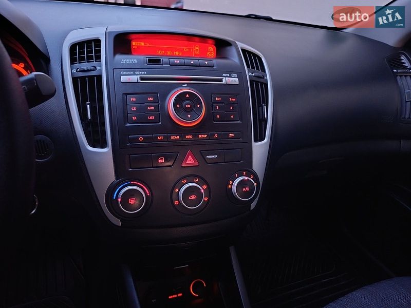 Універсал Kia Ceed 2011 в Луцьку