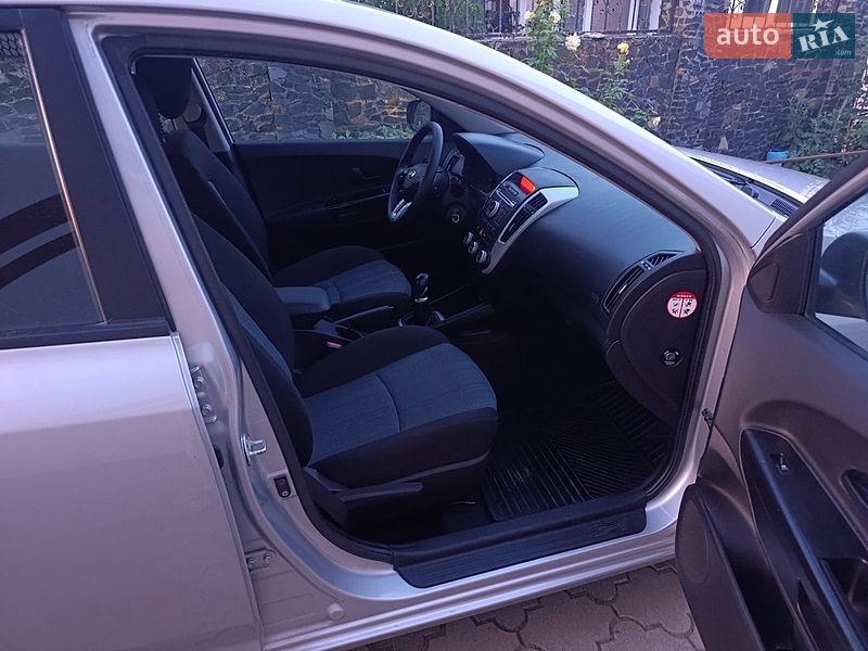 Універсал Kia Ceed 2011 в Луцьку