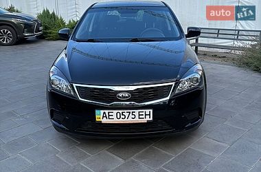 Хетчбек Kia Ceed 2009 в Дніпрі