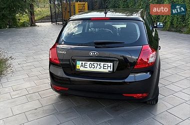 Хетчбек Kia Ceed 2009 в Дніпрі