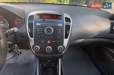 Хетчбек Kia Ceed 2009 в Дніпрі