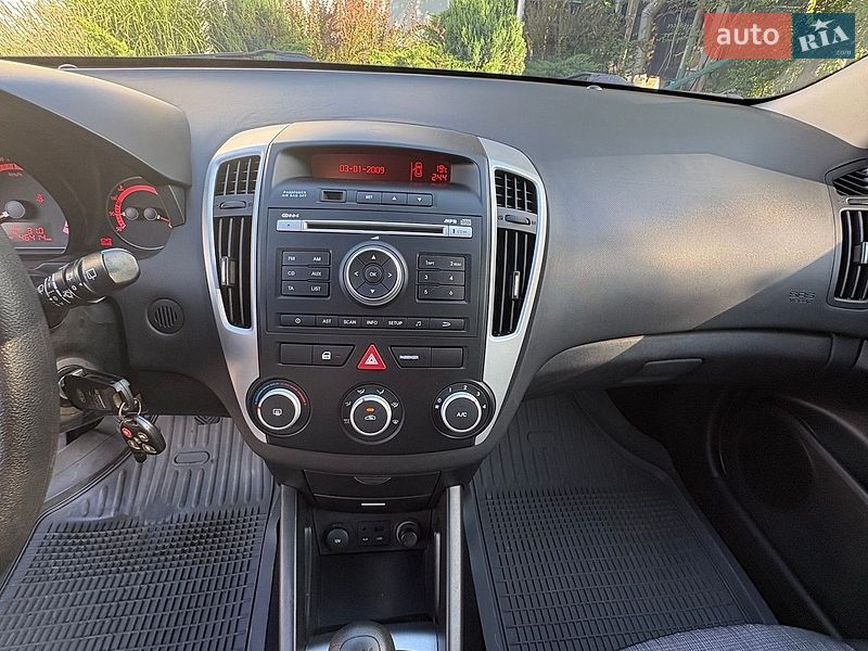 Хетчбек Kia Ceed 2009 в Дніпрі