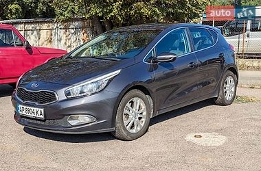 Хэтчбек Kia Ceed 2015 в Запорожье