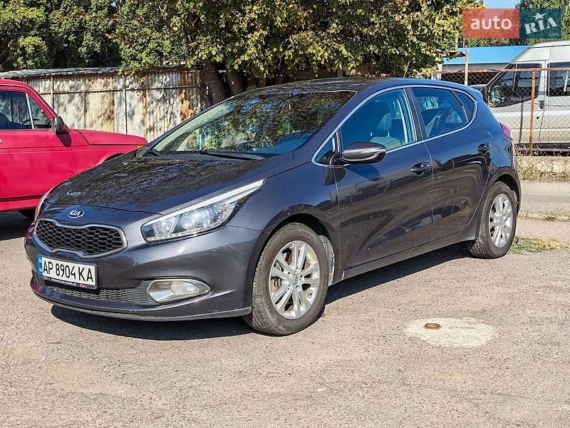 Хэтчбек Kia Ceed 2015 в Запорожье