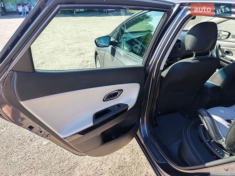 Хэтчбек Kia Ceed 2015 в Запорожье
