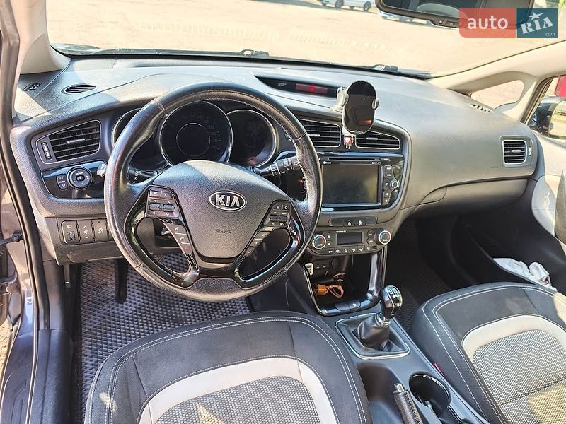 Хэтчбек Kia Ceed 2015 в Запорожье