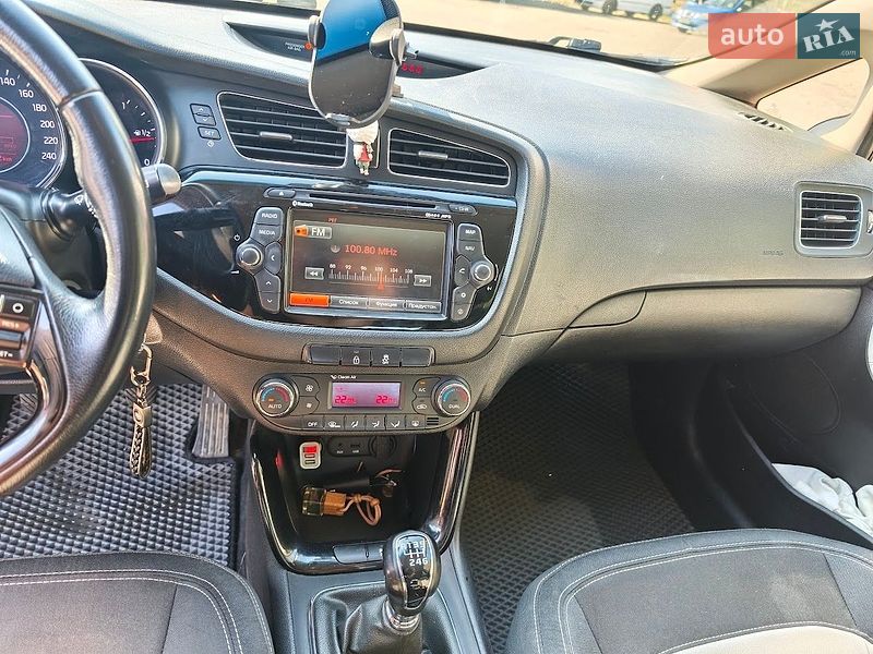 Хэтчбек Kia Ceed 2015 в Запорожье