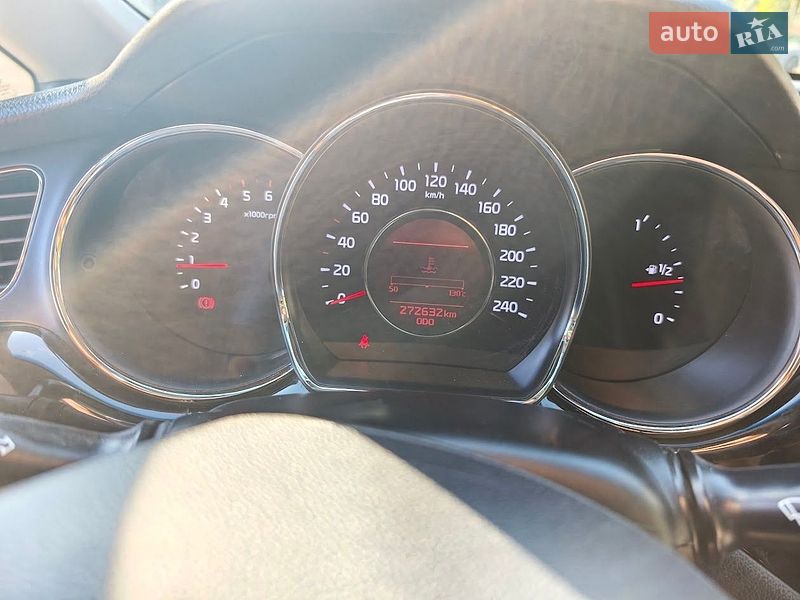 Хэтчбек Kia Ceed 2015 в Запорожье