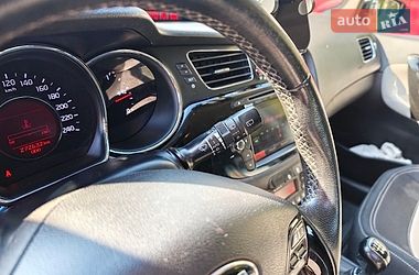Хэтчбек Kia Ceed 2015 в Запорожье