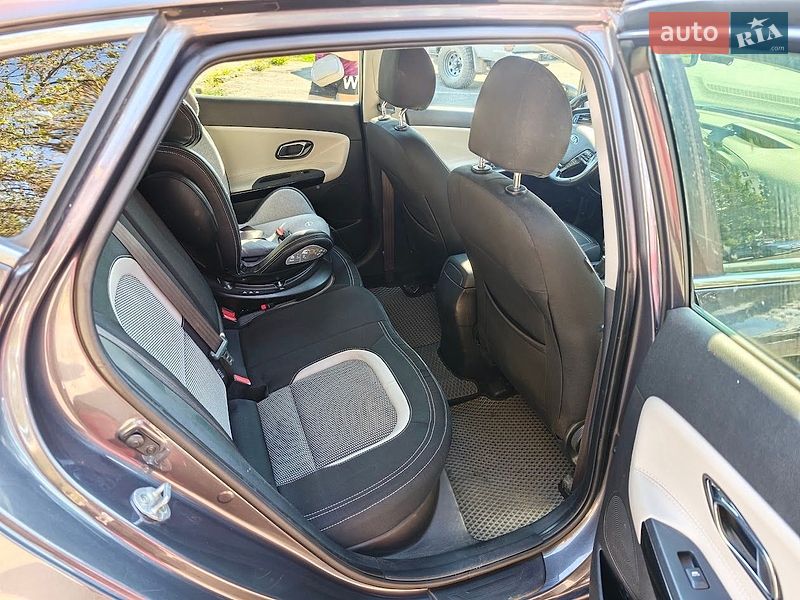 Хэтчбек Kia Ceed 2015 в Запорожье