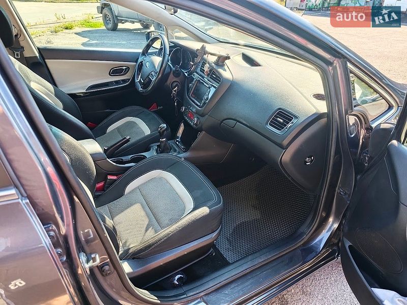 Хэтчбек Kia Ceed 2015 в Запорожье