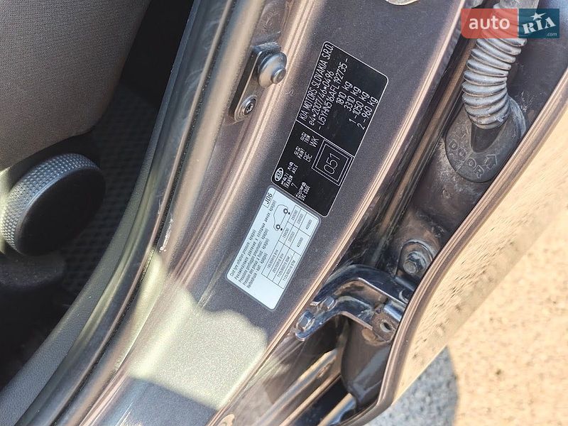 Хэтчбек Kia Ceed 2015 в Запорожье