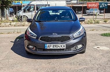 Хэтчбек Kia Ceed 2015 в Запорожье