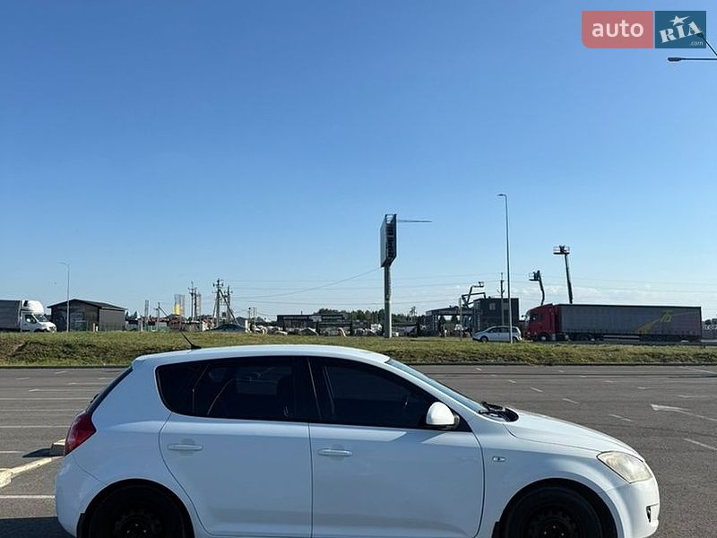 Хэтчбек Kia Ceed 2008 в Львове