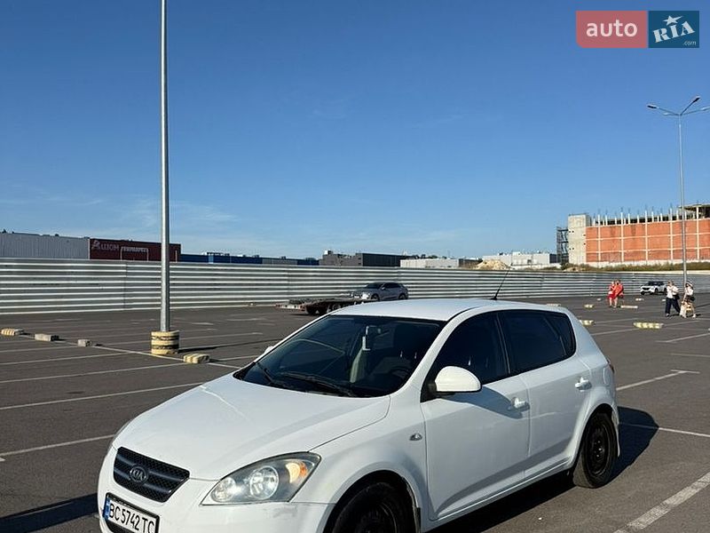 Хэтчбек Kia Ceed 2008 в Львове