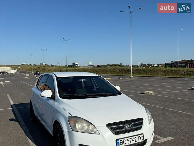 Хэтчбек Kia Ceed 2008 в Львове