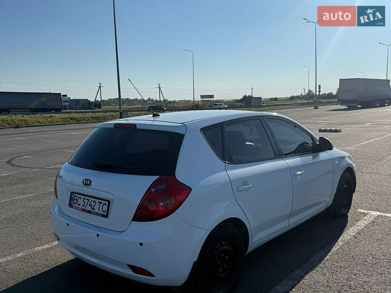 Хэтчбек Kia Ceed 2008 в Львове