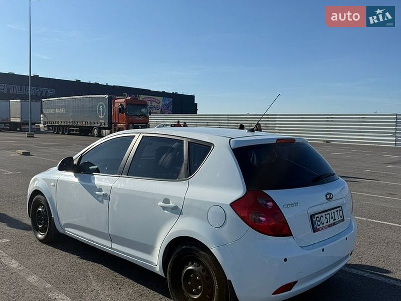 Хэтчбек Kia Ceed 2008 в Львове