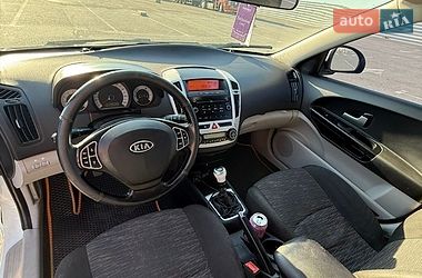 Хэтчбек Kia Ceed 2008 в Львове