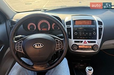 Хэтчбек Kia Ceed 2008 в Львове