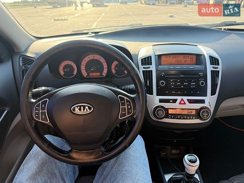 Хэтчбек Kia Ceed 2008 в Львове