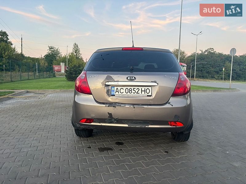 Хэтчбек Kia Ceed 2008 в Луцке