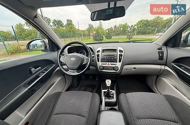Хэтчбек Kia Ceed 2008 в Луцке