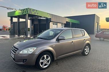 Хэтчбек Kia Ceed 2008 в Луцке
