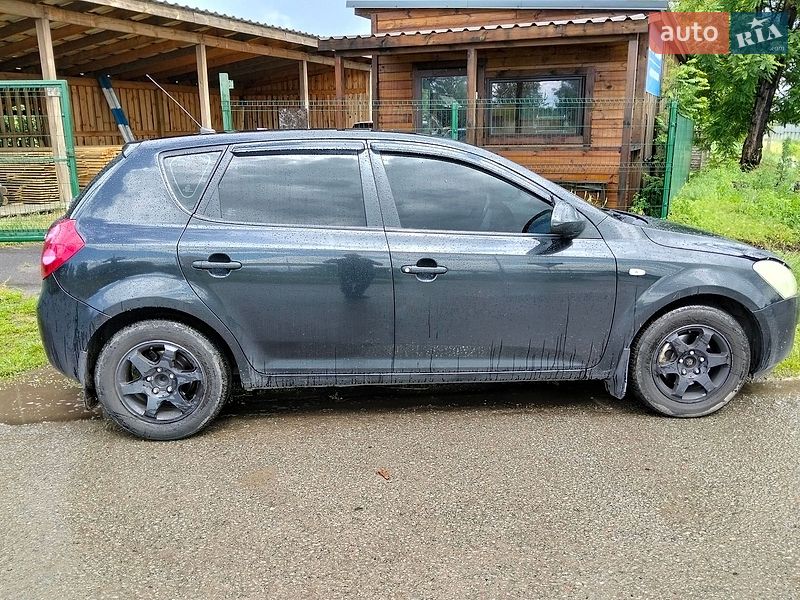 Хэтчбек Kia Ceed 2008 в Киеве