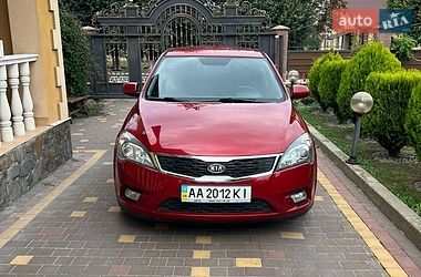 Хетчбек Kia Ceed 2010 в Чемерівцях
