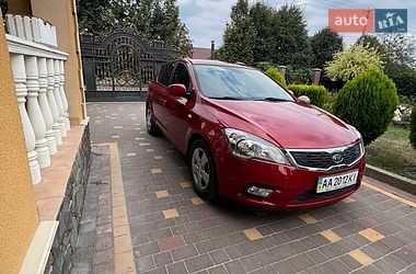 Хетчбек Kia Ceed 2010 в Чемерівцях