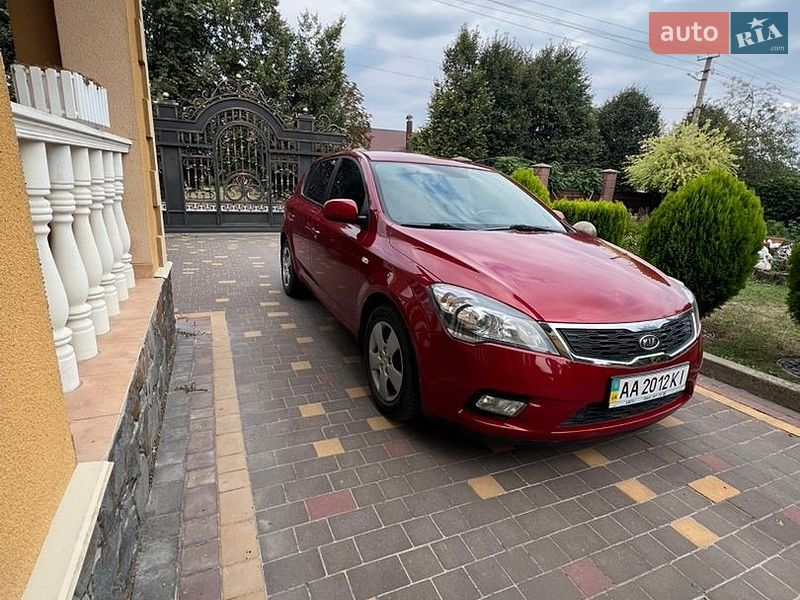 Хетчбек Kia Ceed 2010 в Чемерівцях