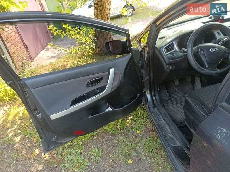 Хетчбек Kia Ceed 2013 в Чернігові