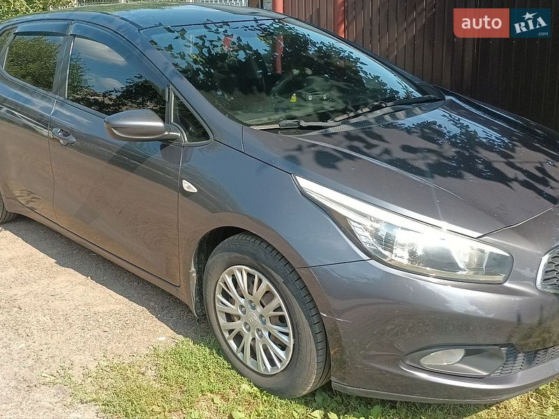 Хетчбек Kia Ceed 2013 в Чернігові