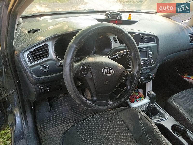 Хетчбек Kia Ceed 2013 в Чернігові