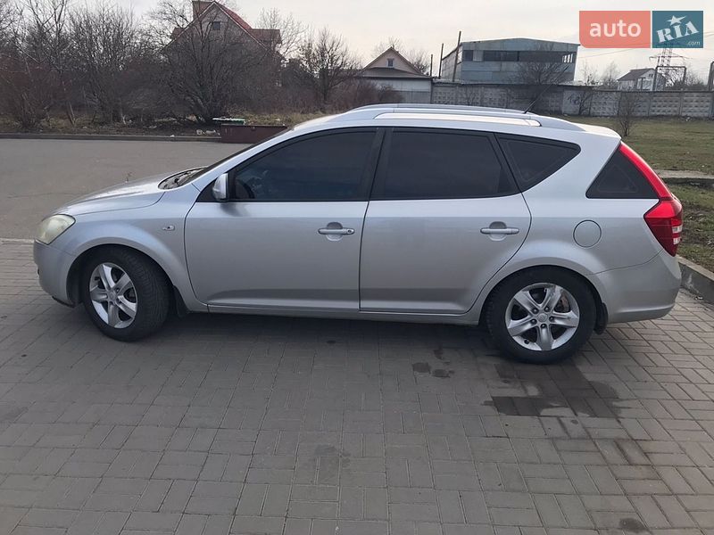 Универсал Kia Ceed 2008 в Хмельницком